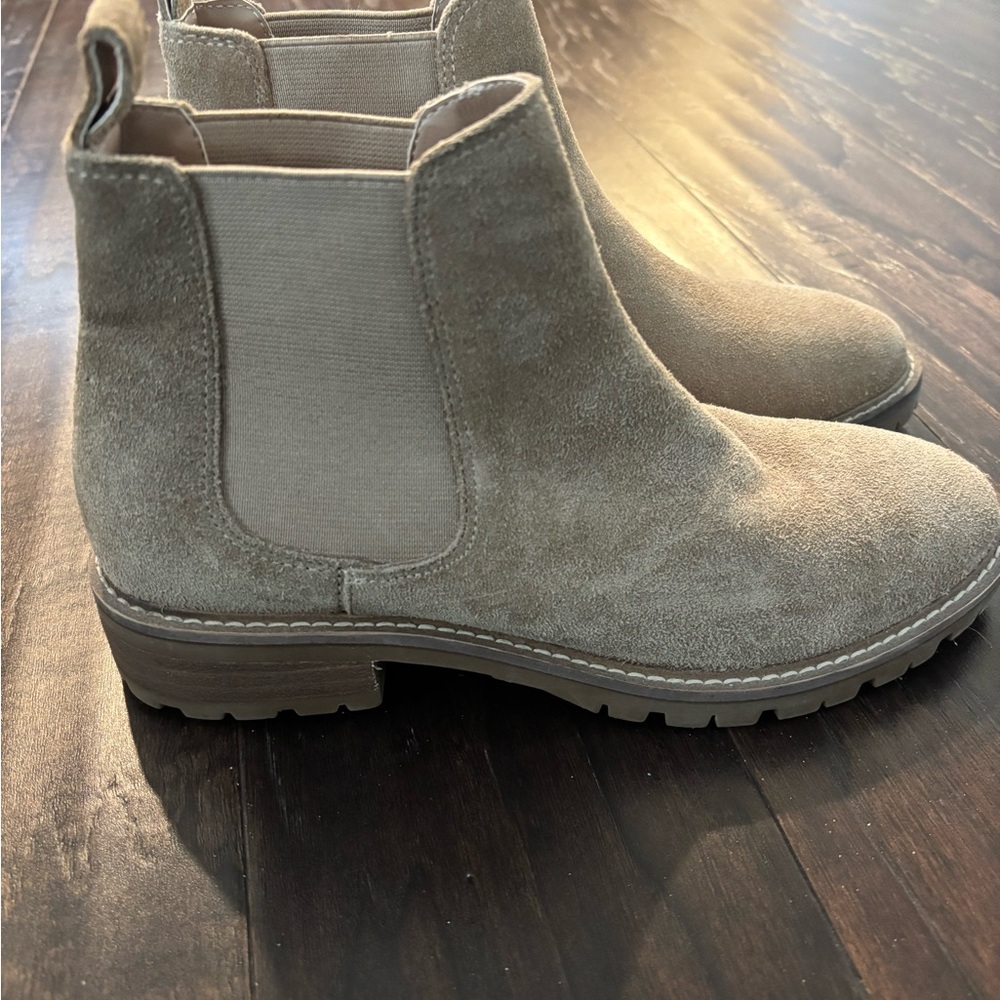 Steve Madden Tan Suede Ankle Booties